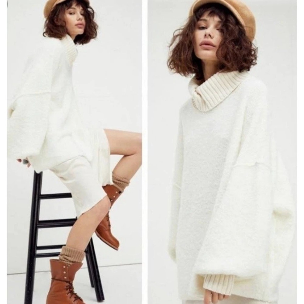 Free People Milo Turtleneck Sweater Size Small Ivory White Oversized Chunky Knit